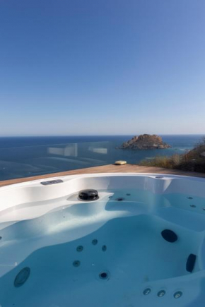 DELFIN Luxury Villa Water Front Jacuzzi